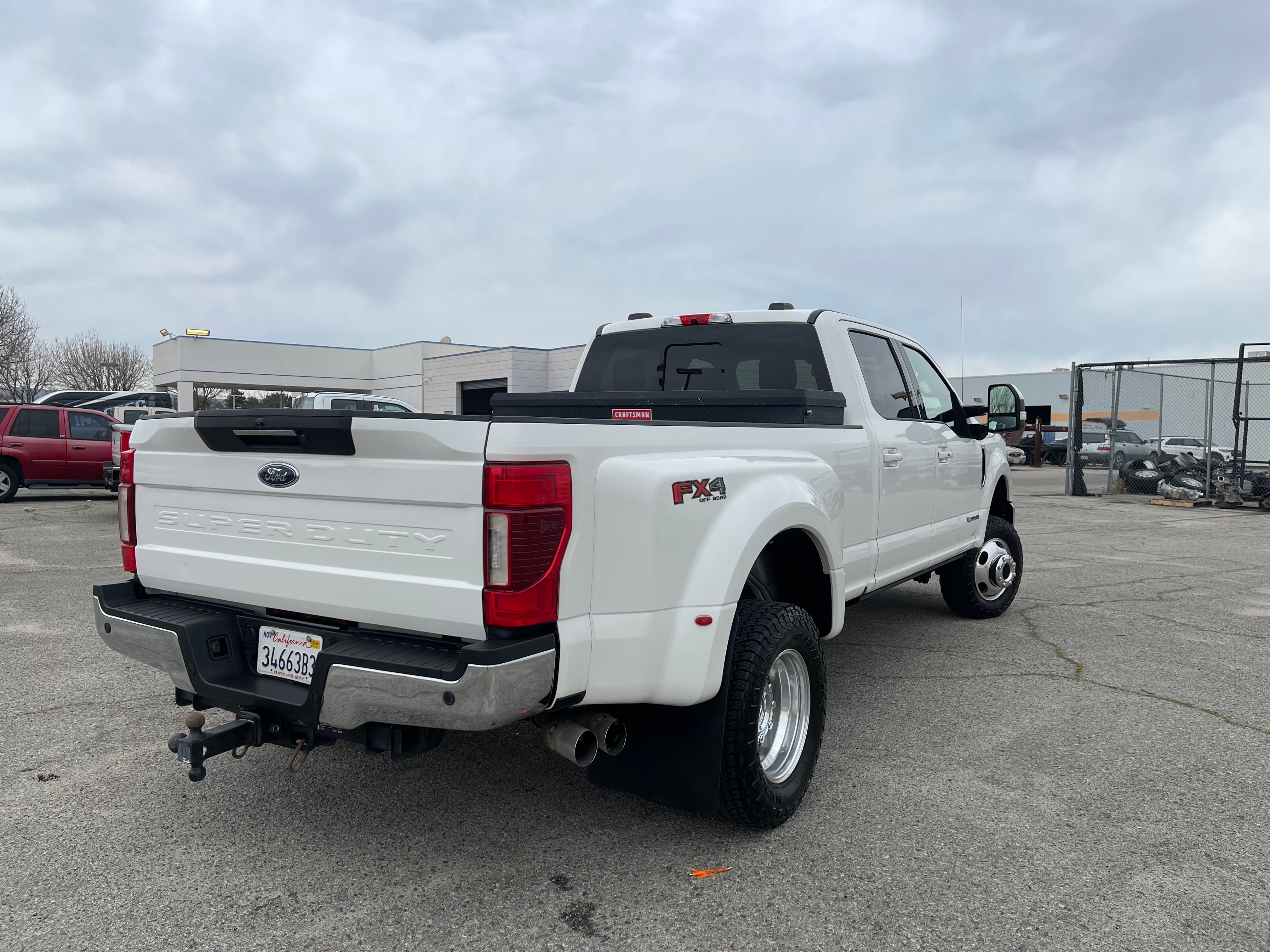 2020 Ford Super Duty F-350 DRW 4x4 Lariat 4dr Crew Cab 8 ft. LB DRW Pickup