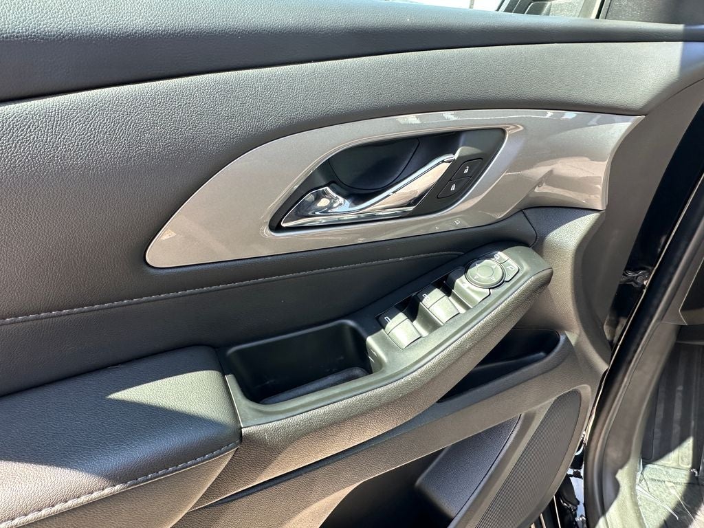 2023 Chevrolet Traverse LT Cloth w/2FL
