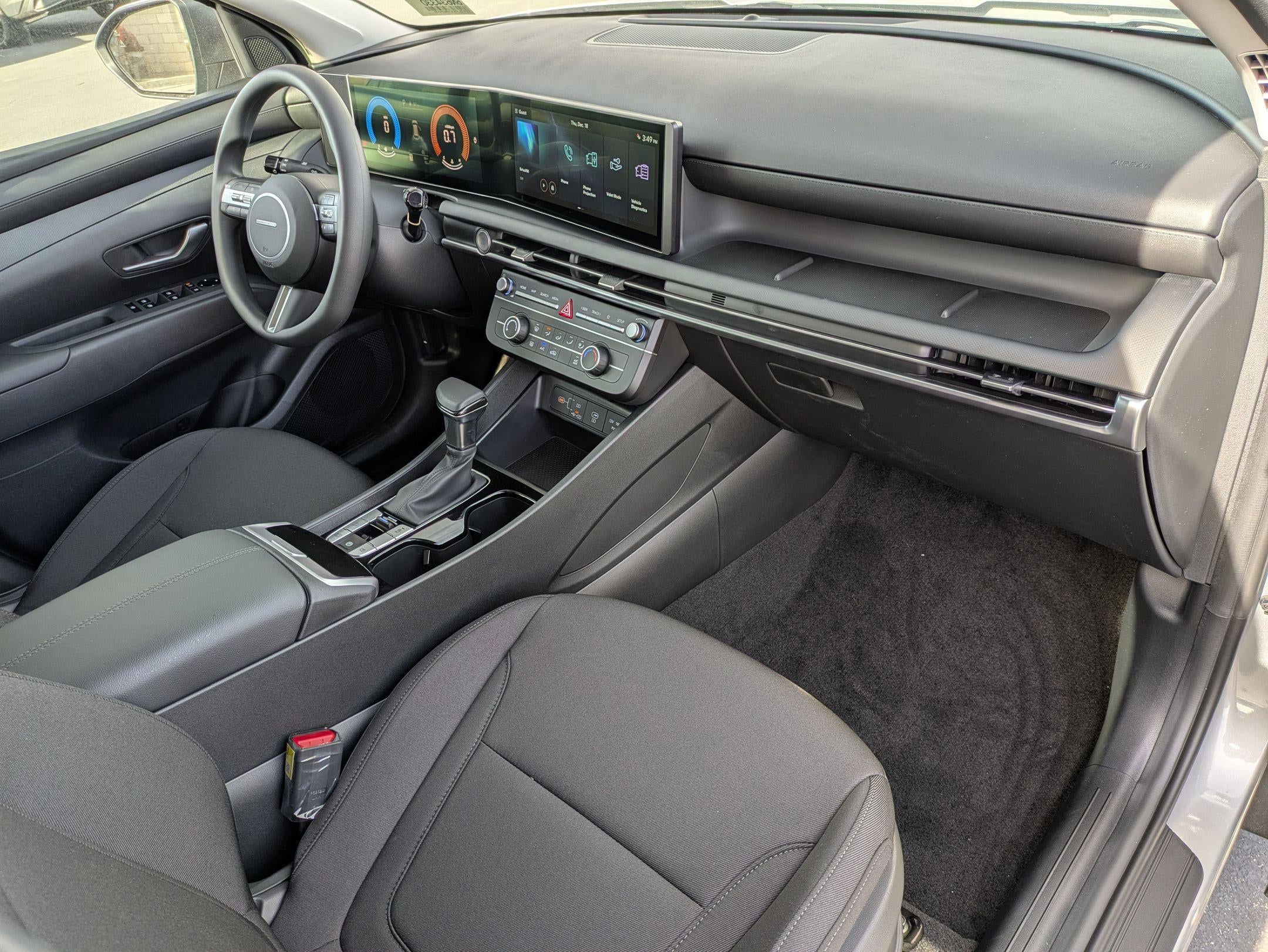 2026 Hyundai TUCSON SE FWD