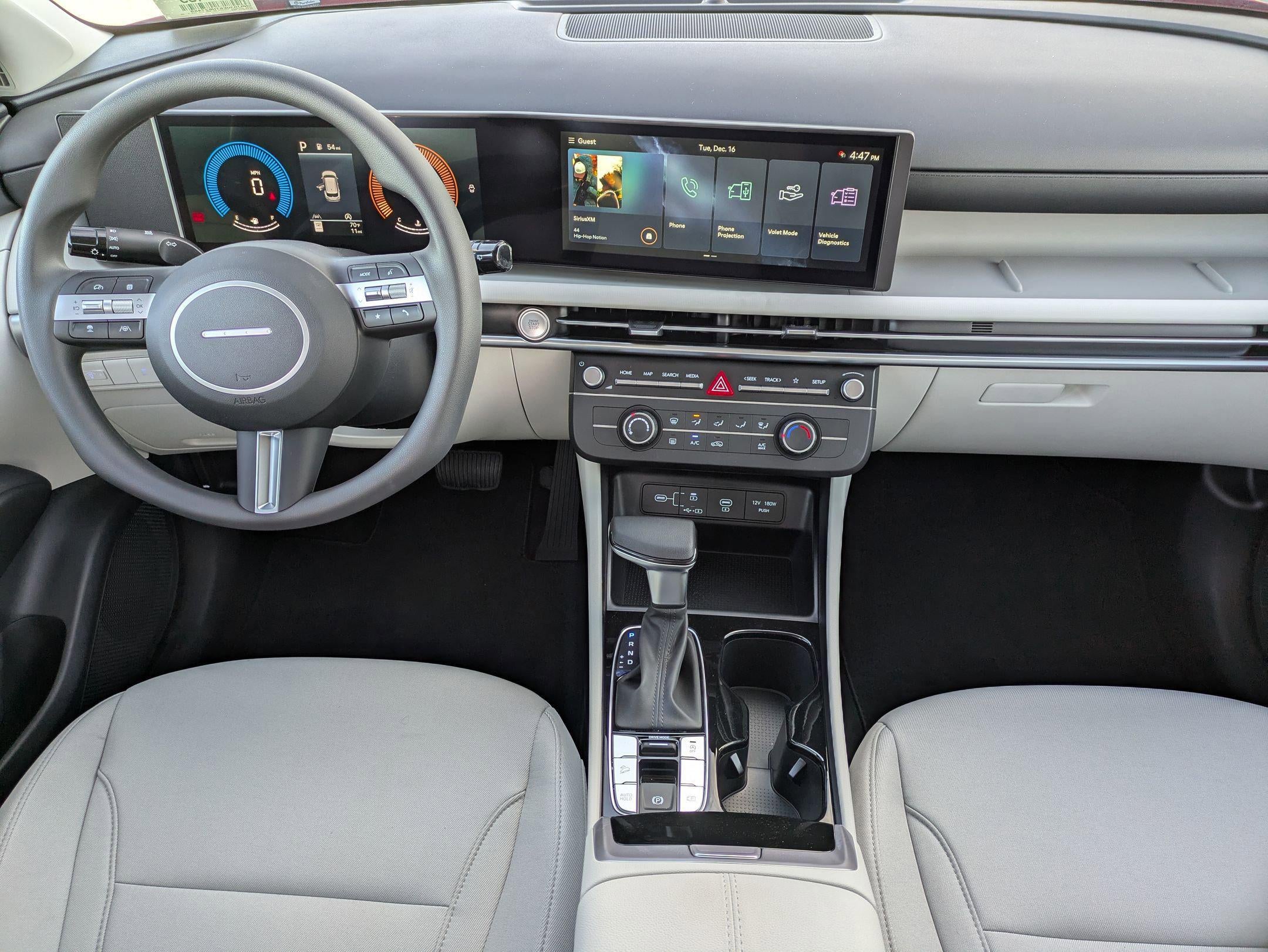 2026 Hyundai TUCSON SE FWD