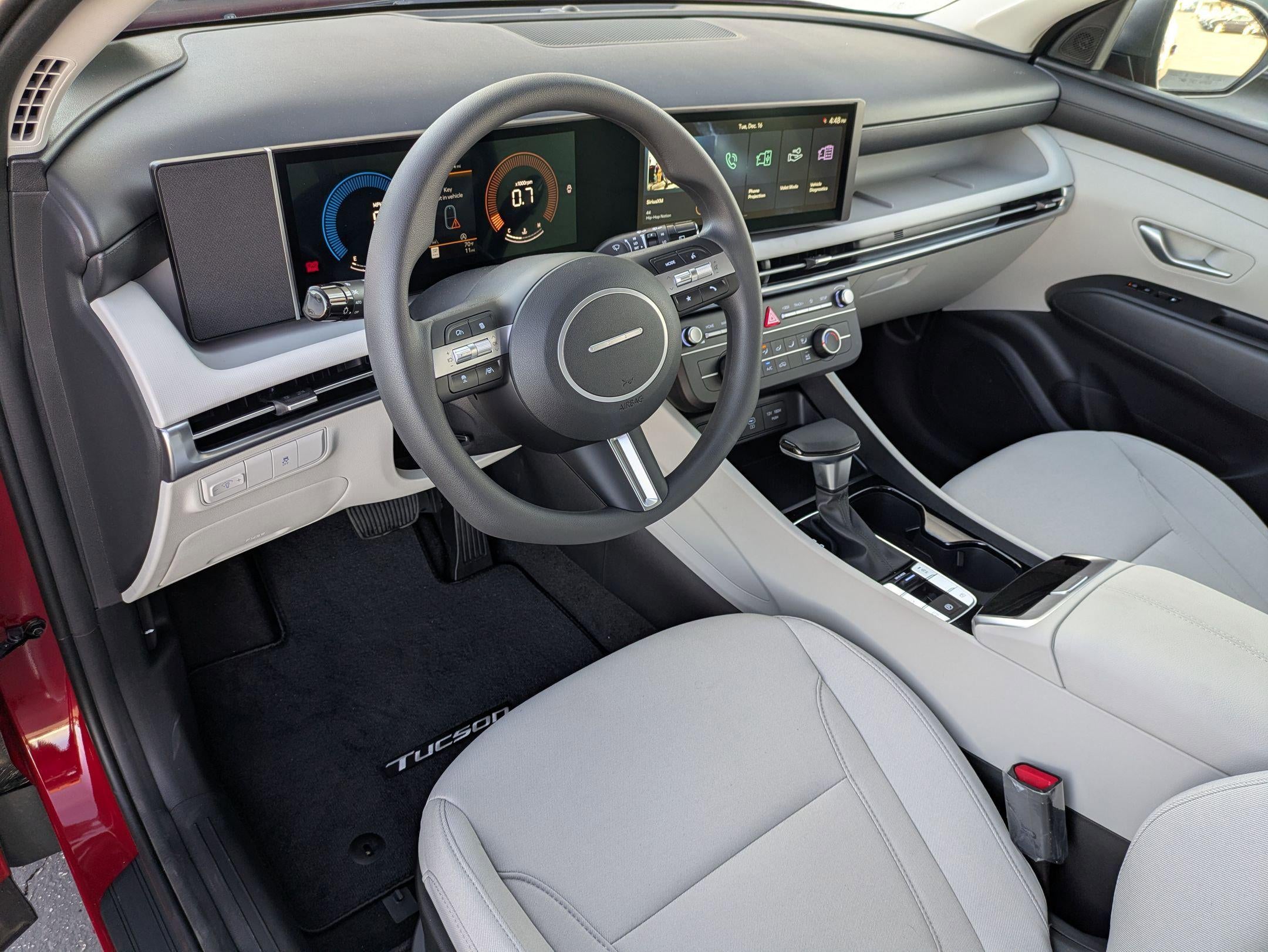 2026 Hyundai TUCSON SE FWD