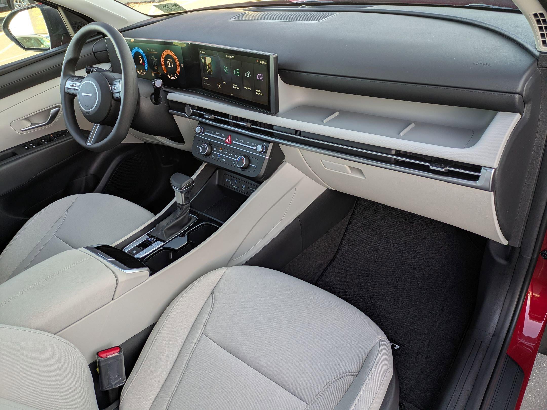 2026 Hyundai TUCSON SE FWD