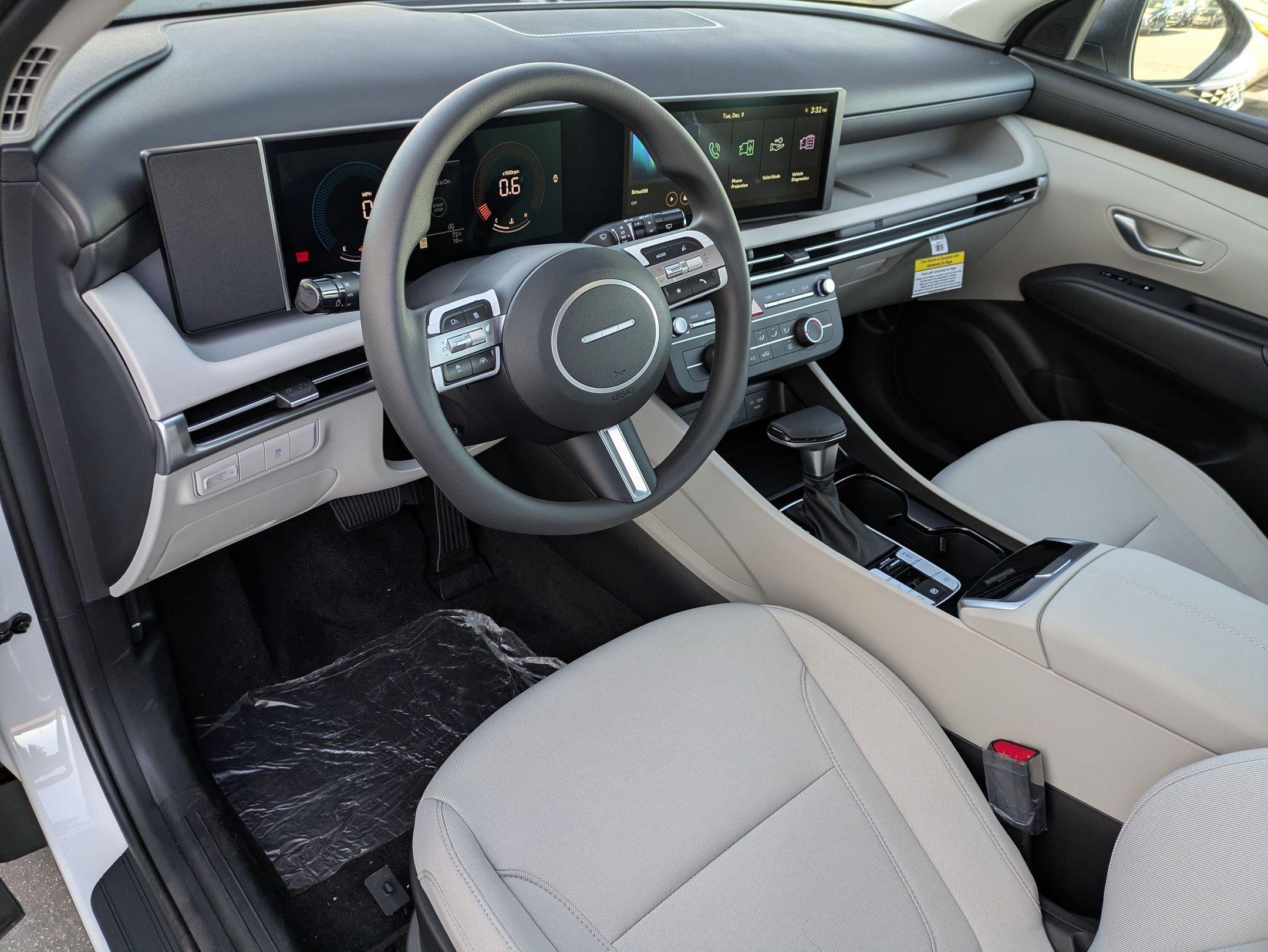 2026 Hyundai TUCSON SE FWD