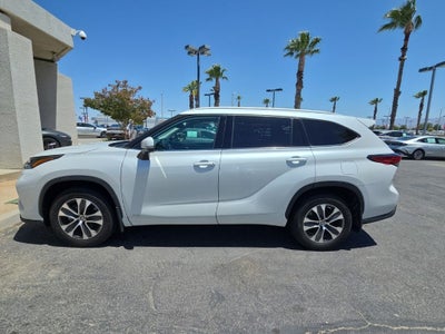 2022 Toyota Highlander Hybrid XLE