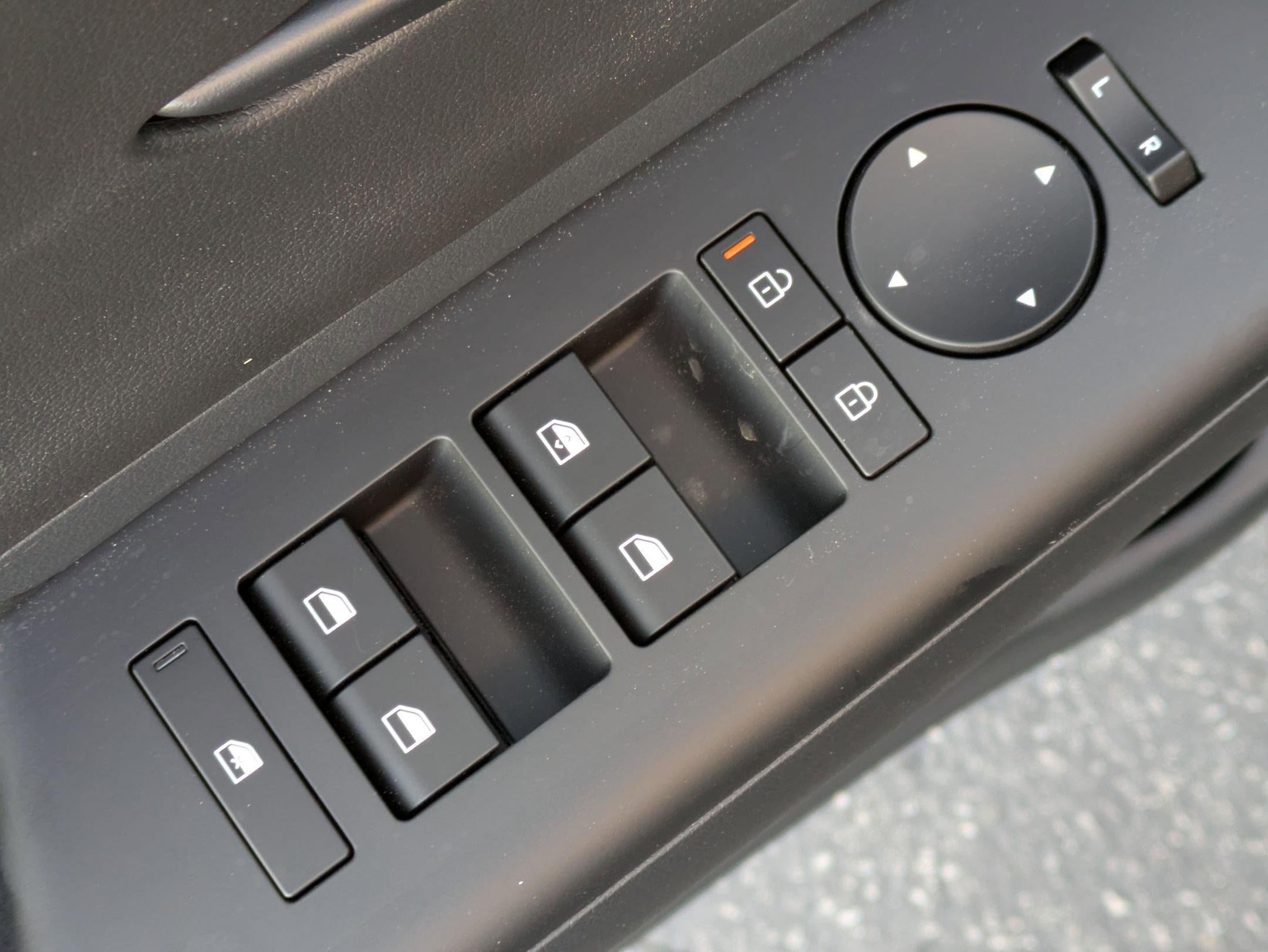 2025 Hyundai KONA ELECTRIC SEL