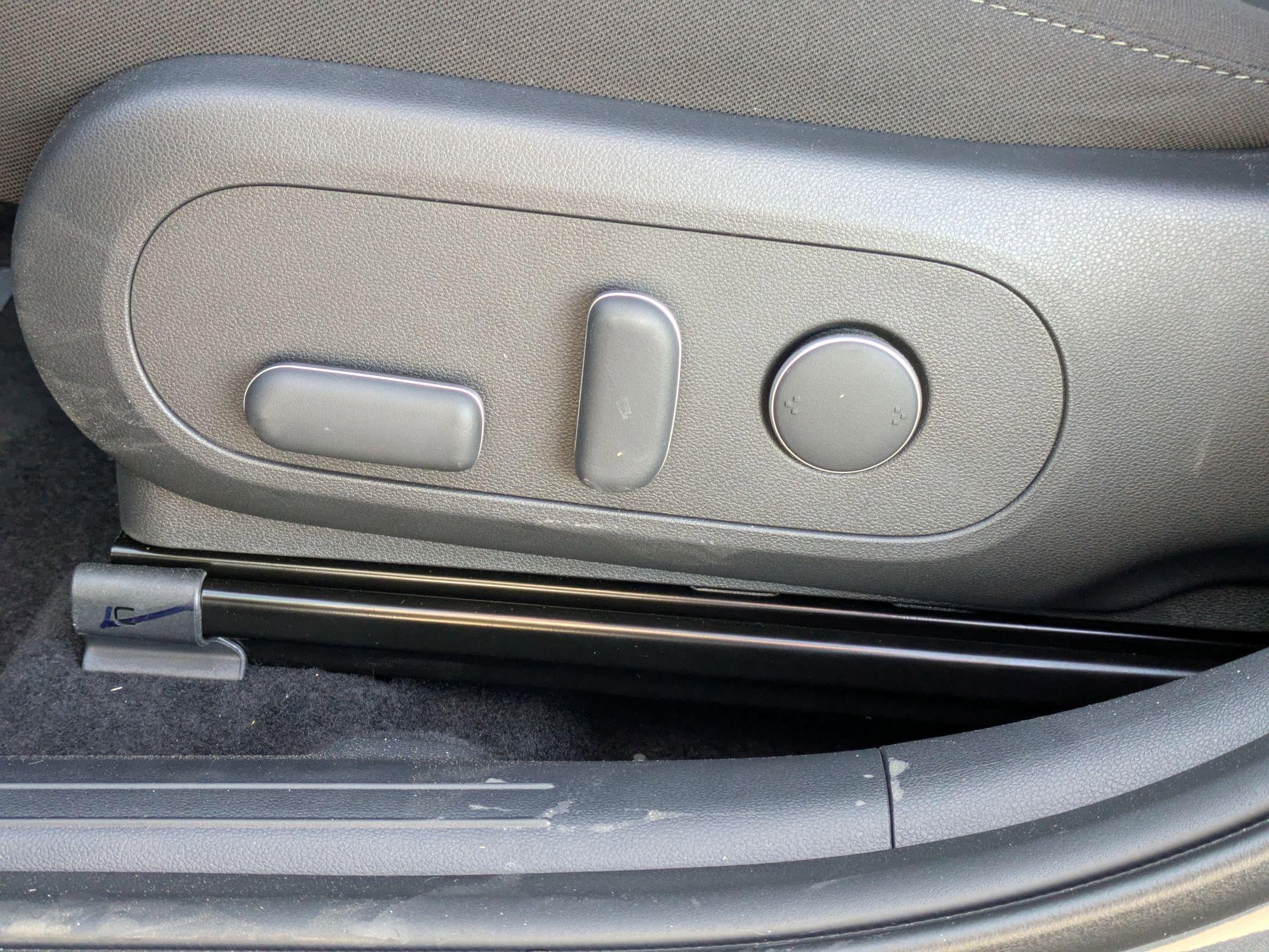 2025 Hyundai KONA ELECTRIC SEL