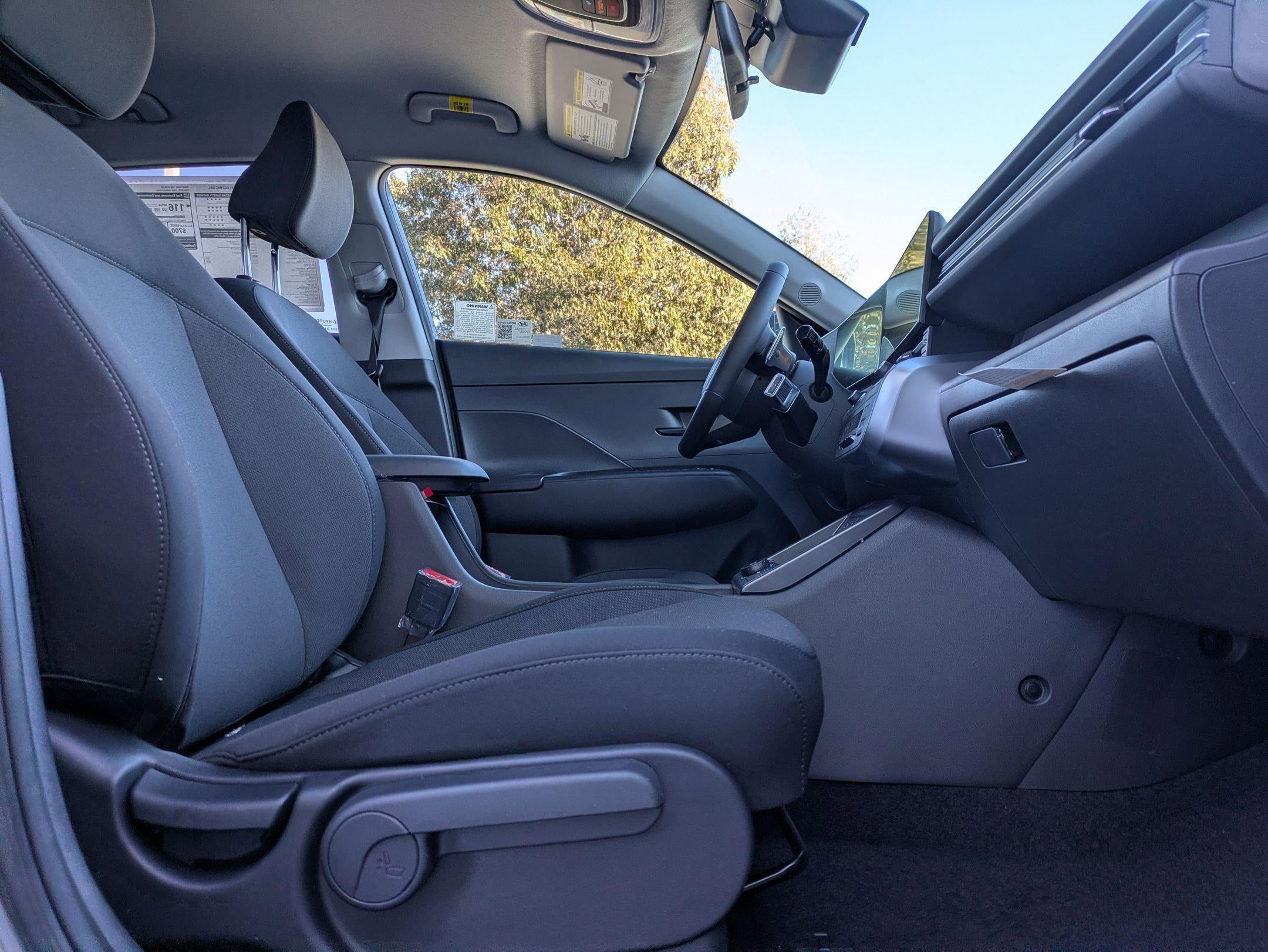 2025 Hyundai KONA ELECTRIC SEL