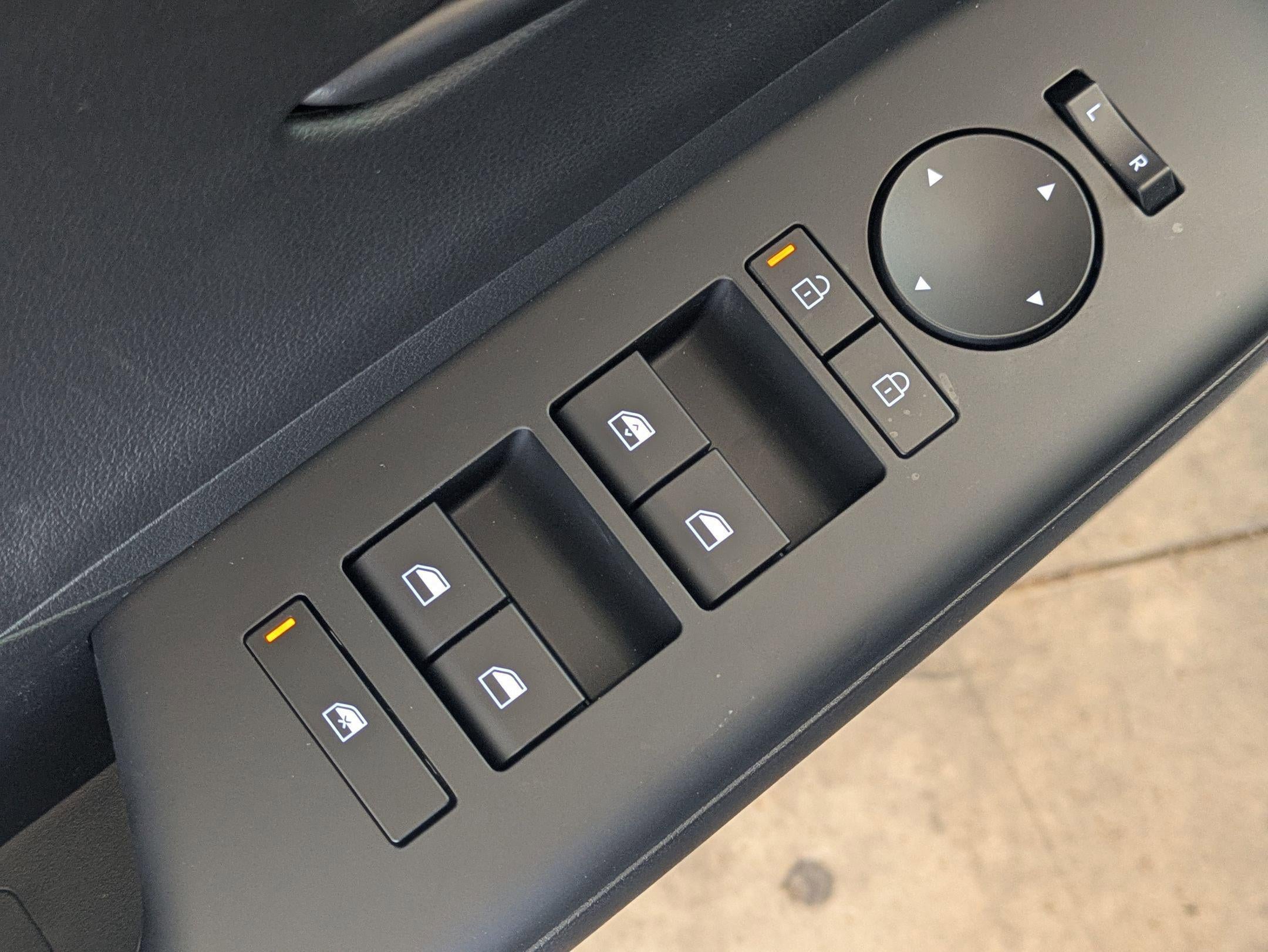 2025 Hyundai KONA ELECTRIC SEL