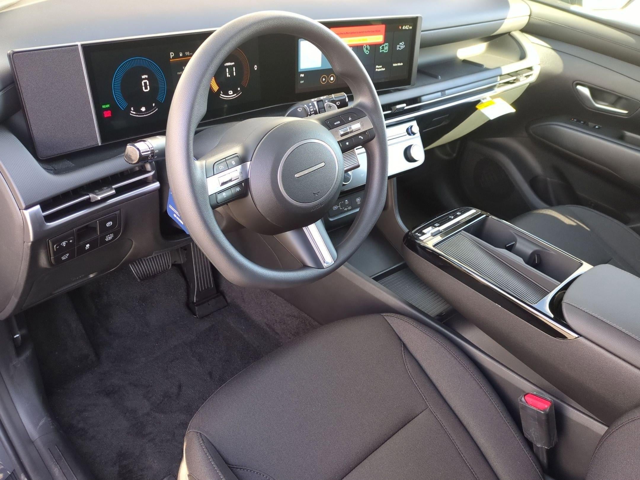 2026 Hyundai TUCSON HYBRID SEL AWD