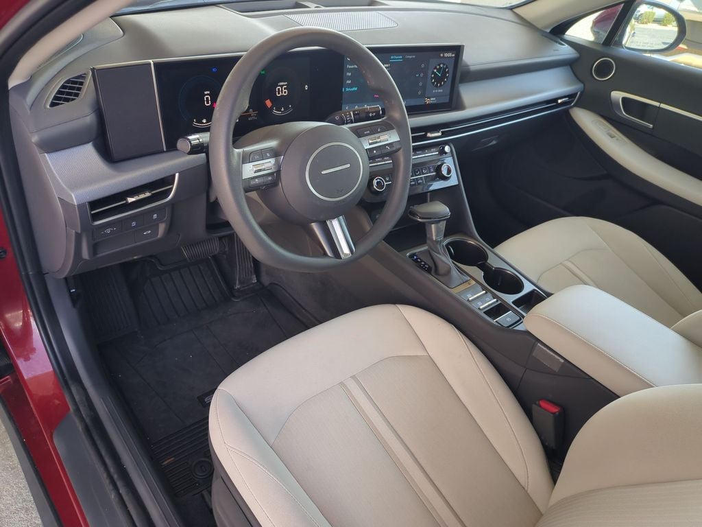 2025 Hyundai SONATA SE