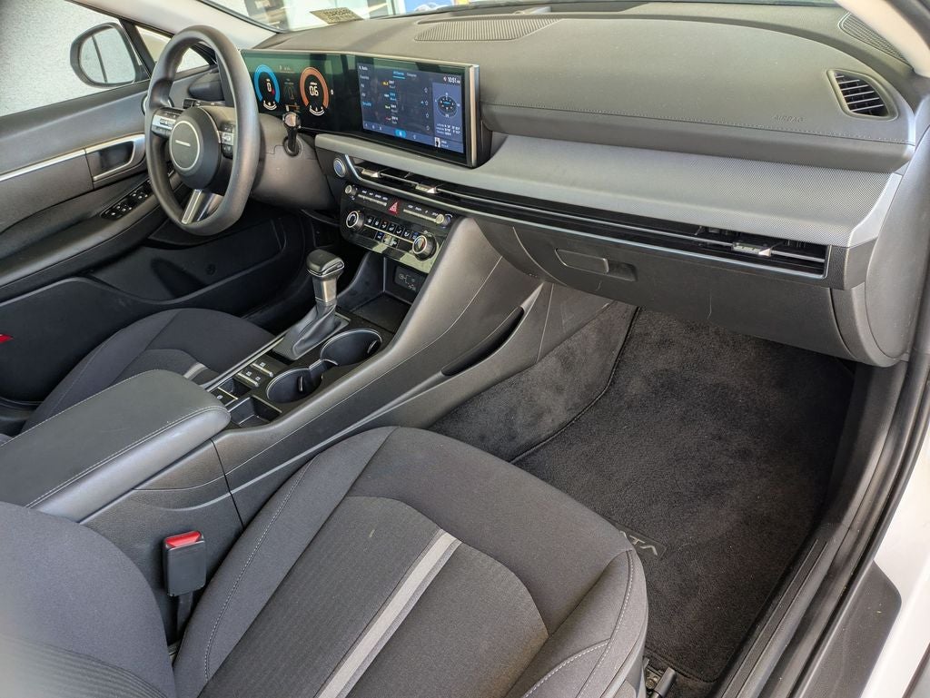 2025 Hyundai SONATA SE