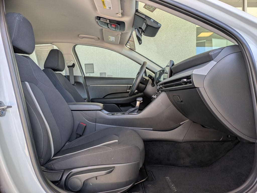 2025 Hyundai SONATA SE