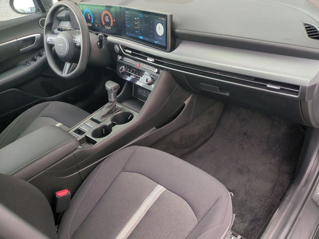 2025 Hyundai SONATA SE