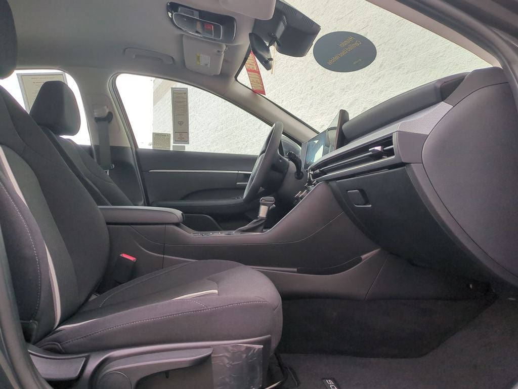 2025 Hyundai SONATA SE