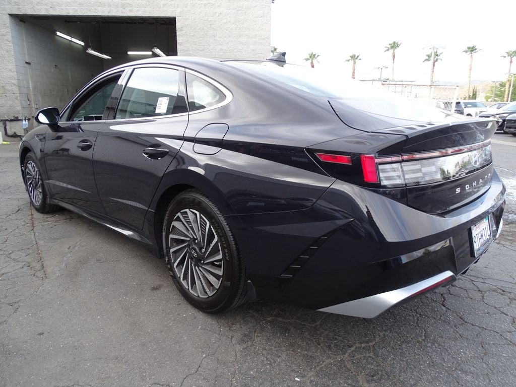 2025 Hyundai SONATA HYBRID SEL
