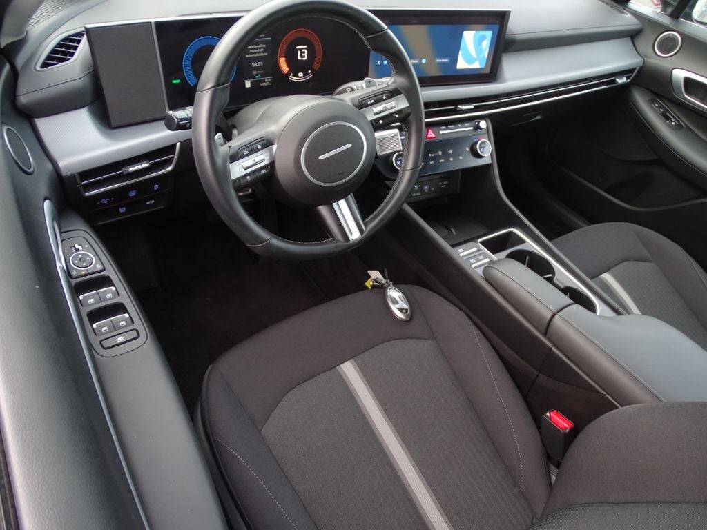2025 Hyundai SONATA HYBRID SEL