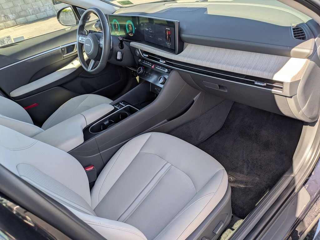 2025 Hyundai SONATA HYBRID SEL