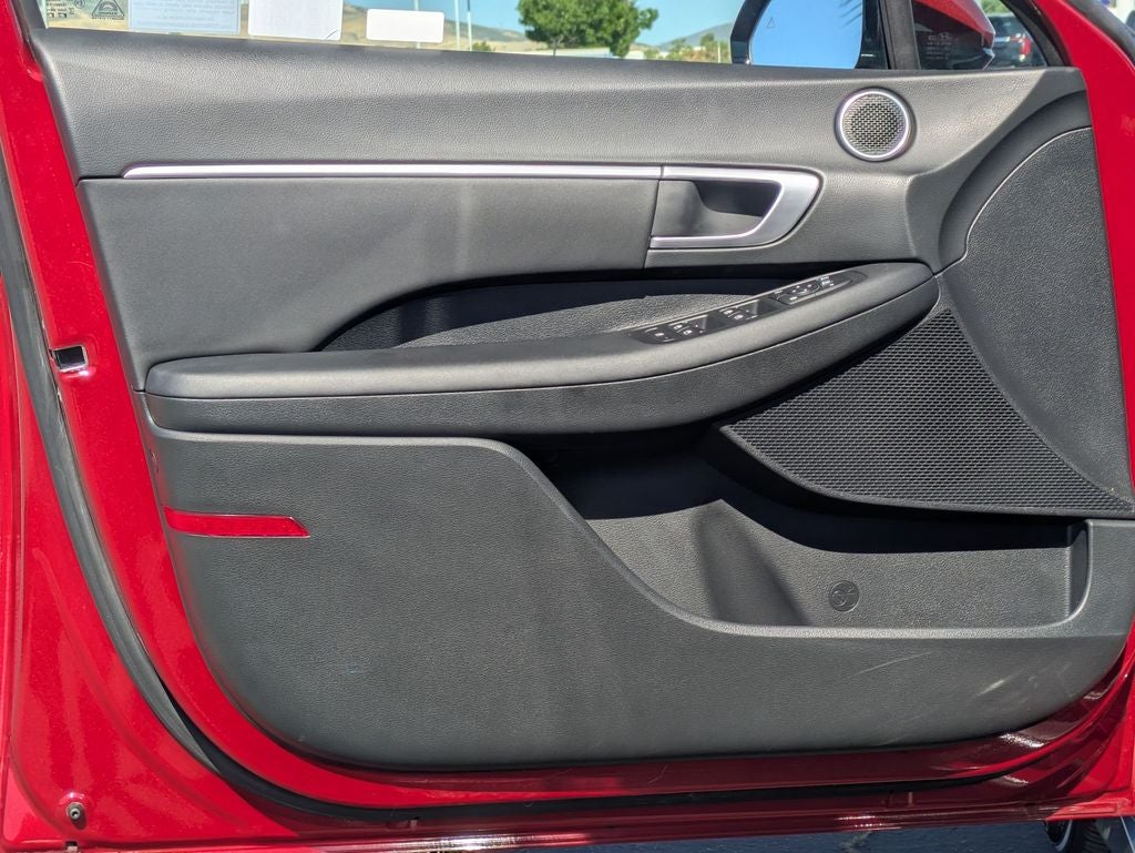 2025 Hyundai SONATA HYBRID SEL