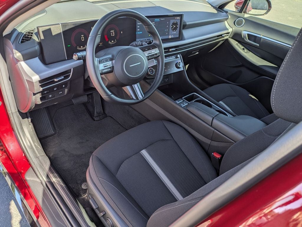 2025 Hyundai SONATA HYBRID SEL