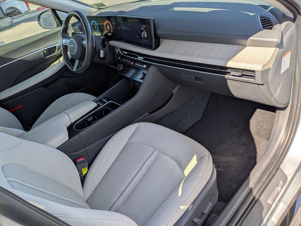 2025 Hyundai SONATA HYBRID SEL