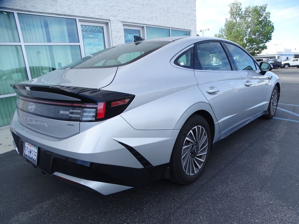 2025 Hyundai SONATA HYBRID SEL