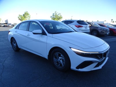 2025 Hyundai ELANTRA SE