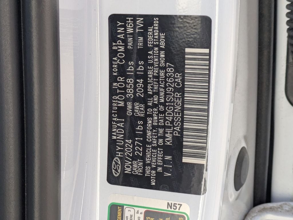 2025 Hyundai ELANTRA Limited