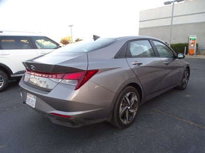 2023 Hyundai ELANTRA SEL