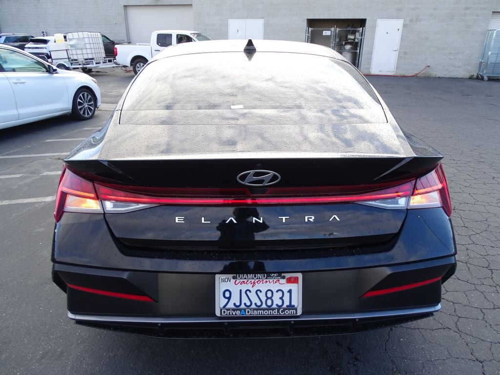 2024 Hyundai ELANTRA SEL