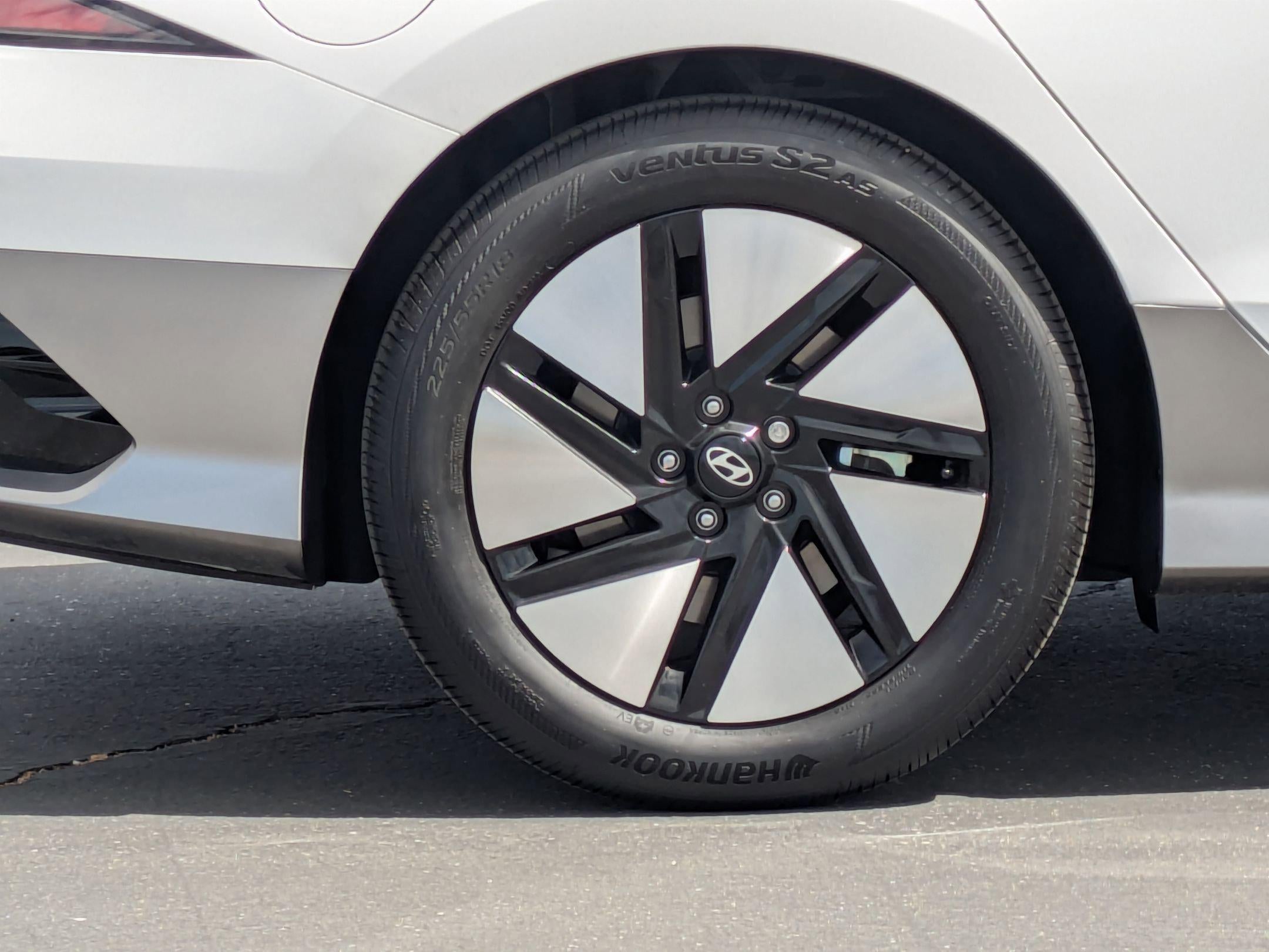 2025 Hyundai IONIQ 6 SE