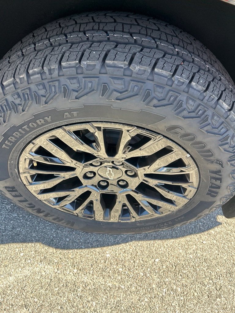 2025 Chevrolet Suburban Z71