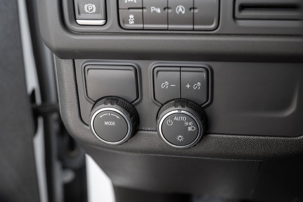 2024 Chevrolet Suburban LS