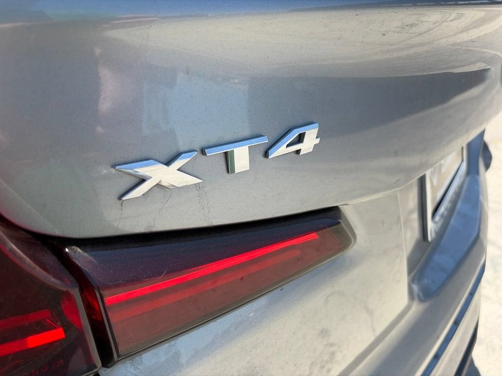 2024 Cadillac XT4 Premium Luxury