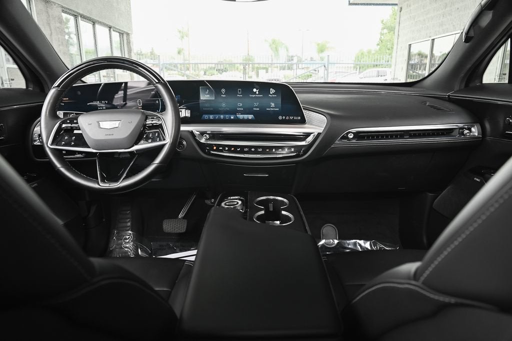 2024 Cadillac LYRIQ Sport 2