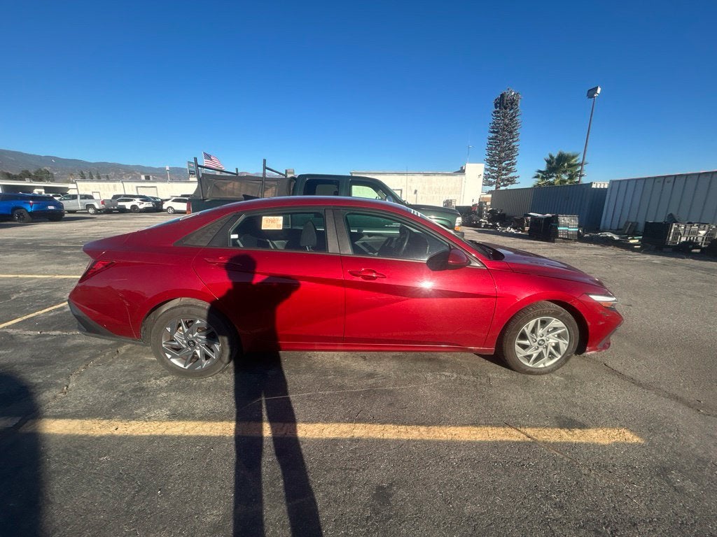 2024 Hyundai ELANTRA SEL