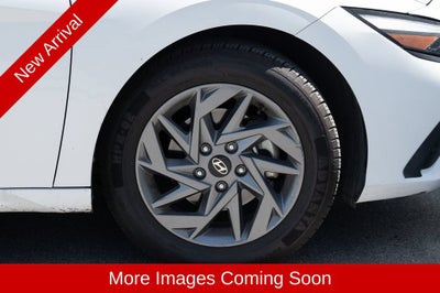 2024 Hyundai ELANTRA SEL
