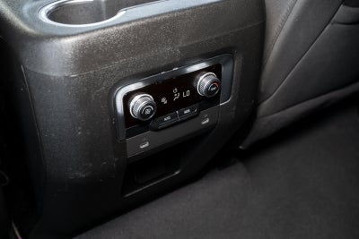 2022 GMC Yukon XL SLE