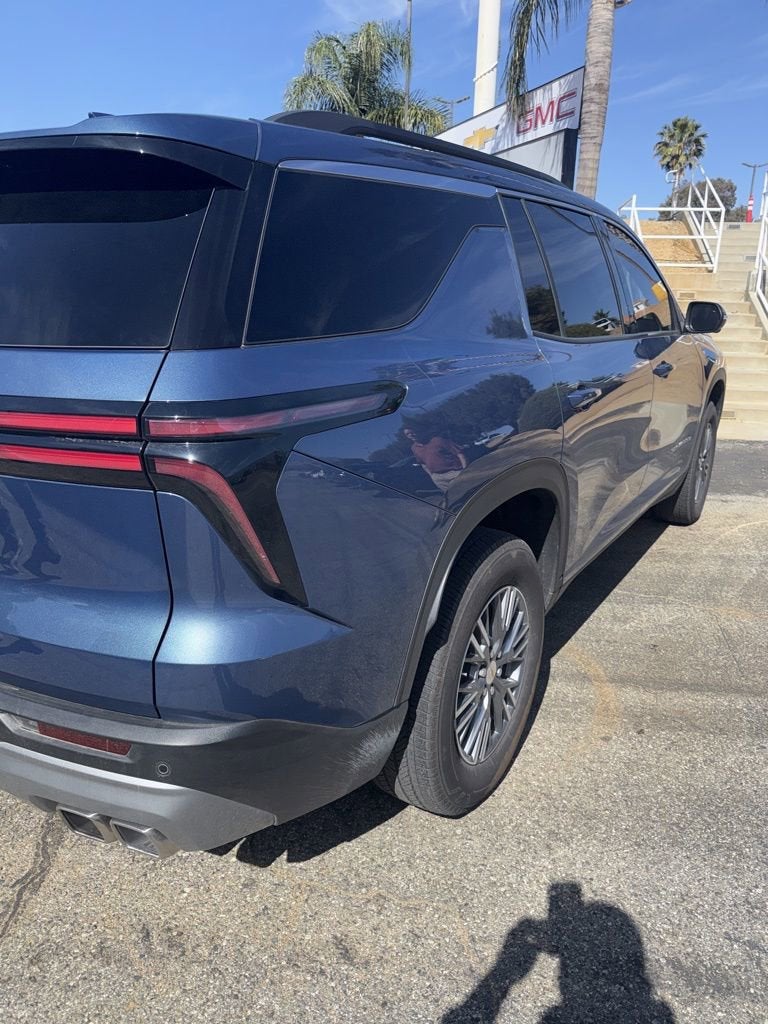 2025 Chevrolet Traverse LT