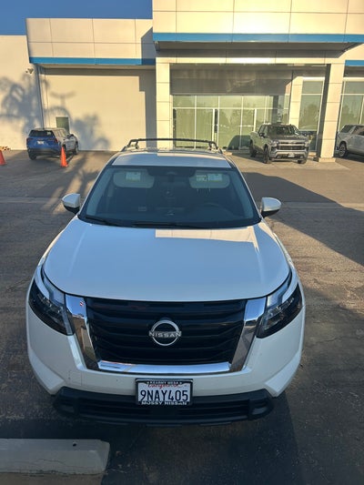 2024 Nissan Pathfinder SV